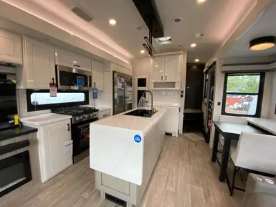 2027 Jayco Pinnacle photo 17