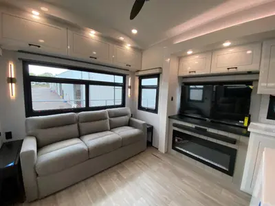 2027 Jayco Pinnacle photo 15