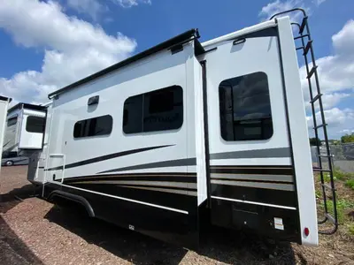 2027 Jayco Pinnacle photo 5