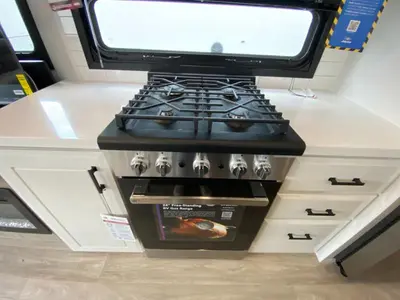 2027 Jayco Pinnacle photo 26