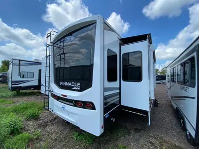2027 Jayco Pinnacle photo 6