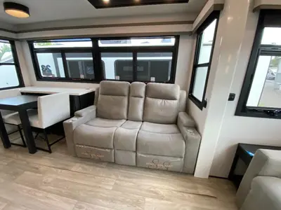 2027 Jayco Pinnacle photo 34
