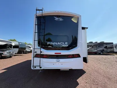 2027 Jayco Pinnacle photo 8