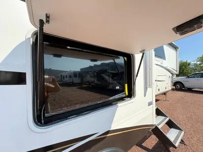 2027 Jayco Pinnacle photo 13
