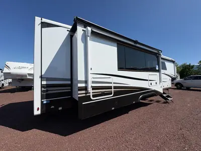 2027 Jayco Pinnacle photo 10