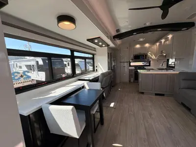 2027 Jayco Pinnacle photo 17