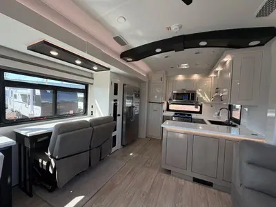 2027 Jayco Pinnacle photo 18