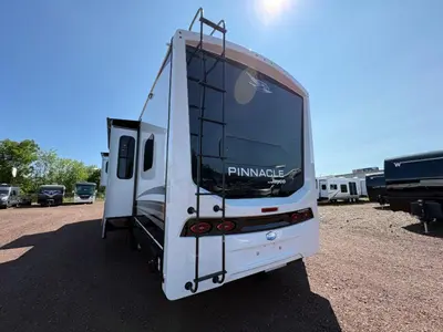2027 Jayco Pinnacle photo 7