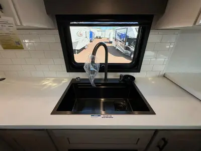 2027 Jayco Pinnacle photo 32