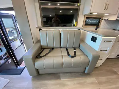 2027 Jayco Precept photo 20