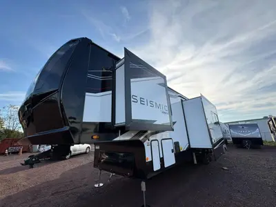 2027 Jayco Seismic photo 4