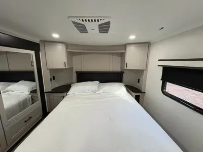 2027 Jayco Seismic photo 37