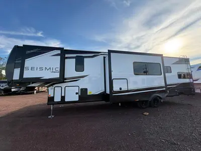 2027 Jayco Seismic photo 5