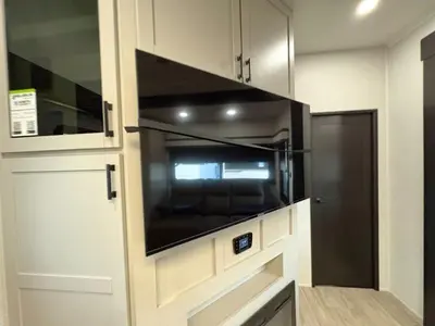 2027 Jayco Seismic photo 46