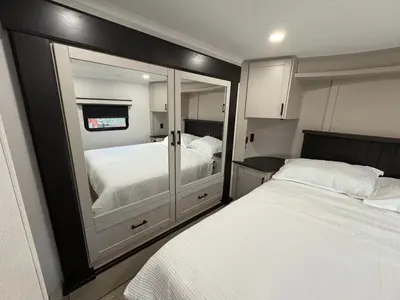 2027 Jayco Seismic photo 38