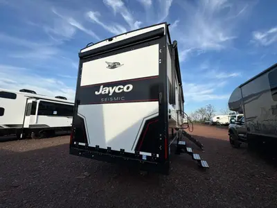 2027 Jayco Seismic photo 9