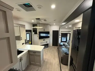 2027 Jayco Seismic photo 44