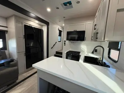 2027 Jayco Seismic photo 17