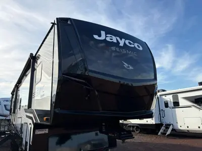 2027 Jayco Seismic photo 3