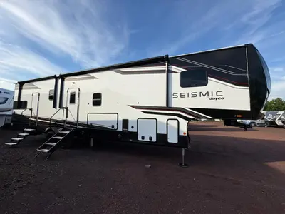 2027 Jayco Seismic photo 12