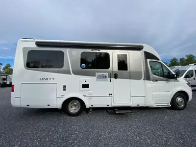 2027 Leisure Travel Unity photo 11