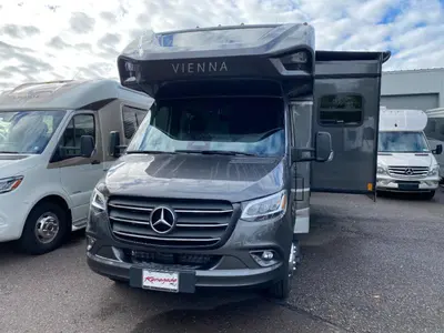 New 2027 Renegade Vienna 25FWC