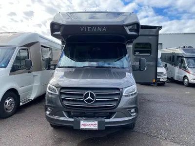 2027 Renegade Vienna photo 2