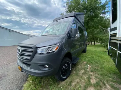 2027 Storyteller Overland Storyteller Overland photo 4
