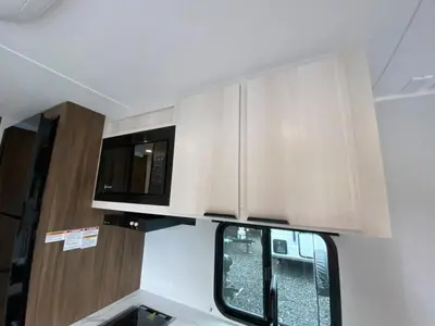 2027 Winnebago Access photo 17