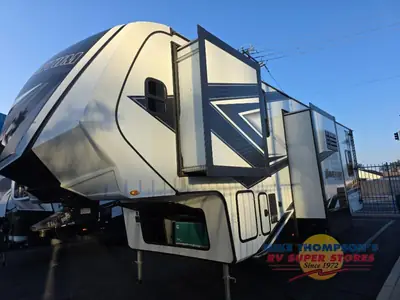 2023 Grand Design Momentum G-Class photo 2