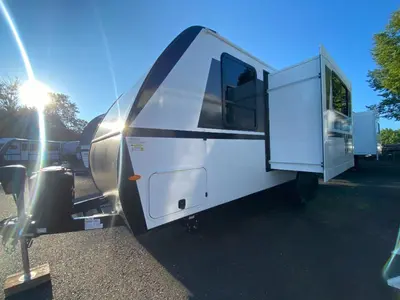 2027 Winnebago Micro Minnie photo 4