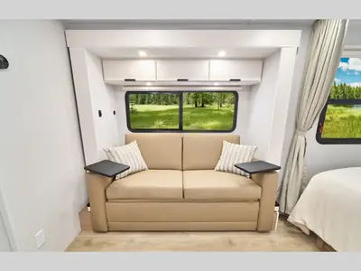 2027 Winnebago Thrive photo 5