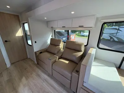 2027 Winnebago Thrive photo 31
