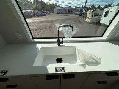 2027 Winnebago Thrive photo 22