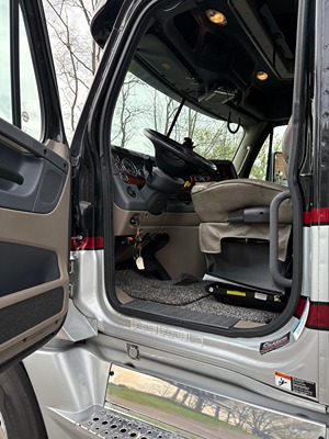 2018 RENEGADE XL photo 12