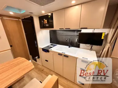 2027 Winnebago Micro Minnie photo 17