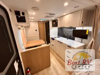 2027 Winnebago Micro Minnie photo 10