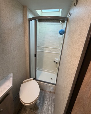 2019 FOREST RIVER SUNSEEKER photo 24