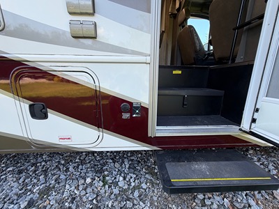 2019 FOREST RIVER SUNSEEKER photo 17