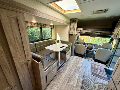 2019 FOREST RIVER SUNSEEKER photo 28