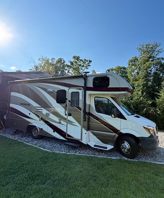 2019 FOREST RIVER SUNSEEKER photo 6