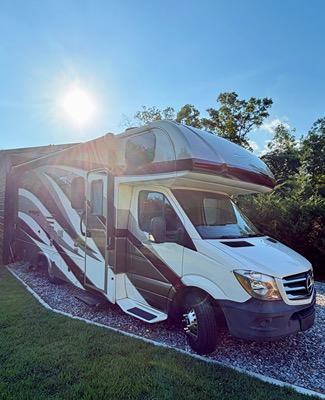 2019 FOREST RIVER SUNSEEKER photo 2