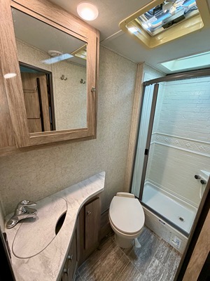 2019 FOREST RIVER SUNSEEKER photo 23