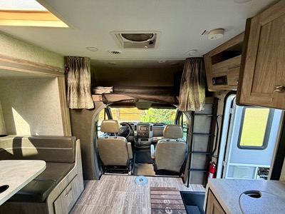 2019 FOREST RIVER SUNSEEKER photo 21