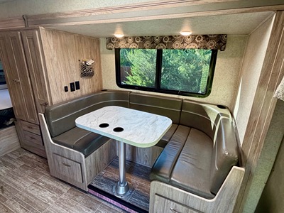 2019 FOREST RIVER SUNSEEKER photo 31