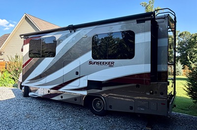 2019 FOREST RIVER SUNSEEKER photo 14