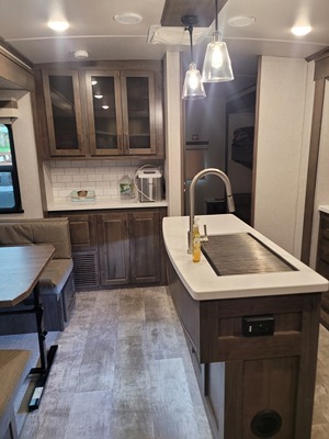 2023 FOREST RIVER ROCKWOOD SIGNATURE photo 9