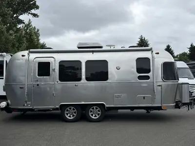 2017 Airstream Flying Cloud photo 10