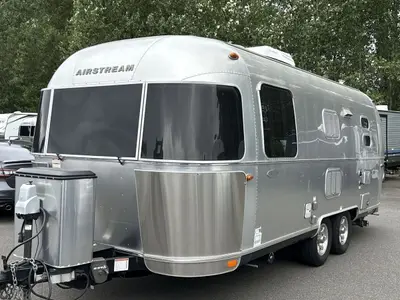 2017 Airstream Flying Cloud photo 5
