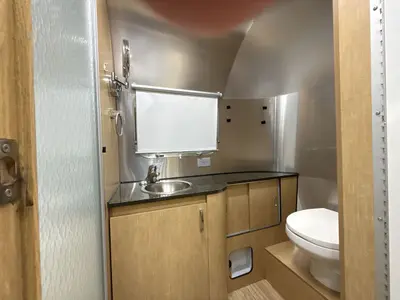 2017 Airstream Flying Cloud photo 28